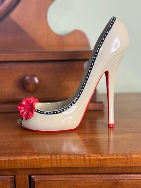 Giftcraft ceramic high heel shoe wine bottle holder fashion decor novelty